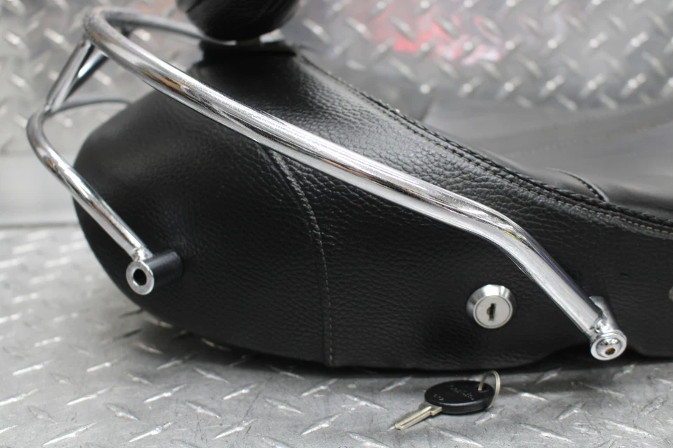 Harley-Davidson FLHX Classic SOLO ASIENTO CORBIN SILLÍN CON RESPALDO (TIENE 1 LLAVE) Foto 2 de 4