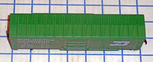 TYCO HO Gauge Burlington Northern Box Car BN 100024 Green for Parts - Picture 5 of 6