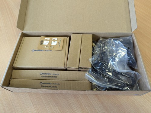 Teltonika RUTC50 Industrial 5G Gateway Router with Wi-Fi 6 - 第 3/4 張圖片