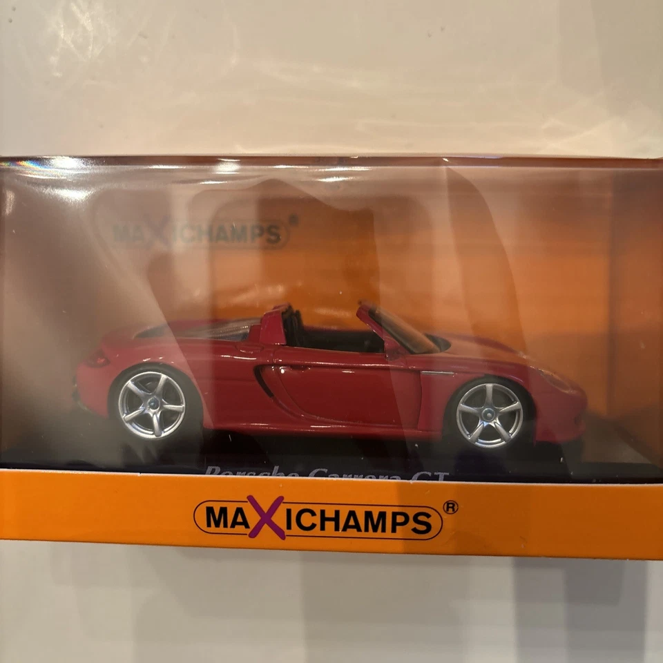 Minichamp Porsche Carrera GT Diecast red 1.43 - Image 3 of 4