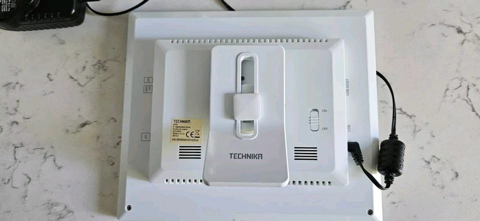 Technika Pro Digital Photo Frame 8 Inch SR08 - Image 3 of 4