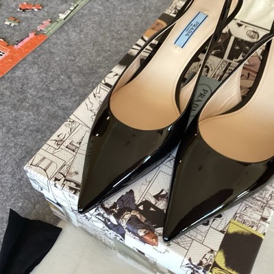 靴 PRADA Leather Low Heels 38 Leather PRADA 38 靴 Heels Low