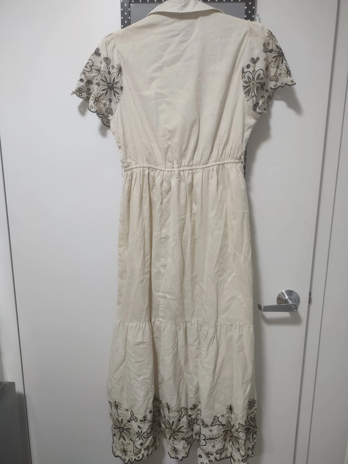 OFF WHITE Abito lungo con cintura in cotone taglia piccola foderato con ricamo colore bianco sporco