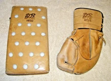VINTAGE 1960'S D&R MATCHING SET OF HOCKEY GOALIE GLOVES,FANTASTIC CONDITION,RARE