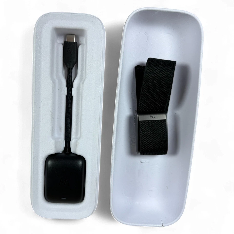 WHOOP 5.0 Health and Fitness Tracker WB50 Bundle Black Knit Band & Charger - Image 2 of 4