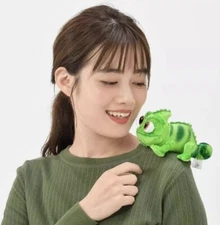 Disney Parks PASCAL SHOULDER PLUSH DOLL Rapunzel Tangled Magnet Magnetic Toy