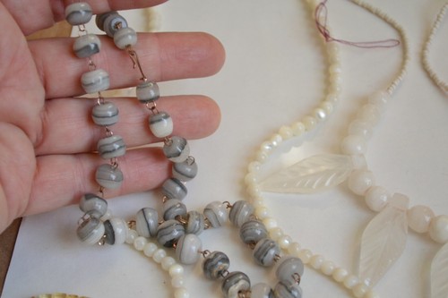 Antique/vintage necklace lot: 9 natural stone shell carved wood quartz MOP - Picture 6 of 12