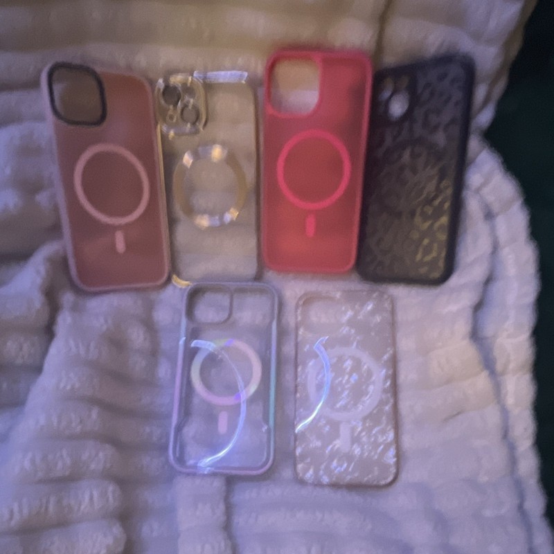 They’re all iPhone 16 and 17 with MagSafe, great condition, though