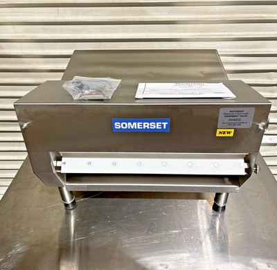 Somerset CDR-500 Countertop Single Pass Dough Sheeter, 20'' Synthetic Rollers