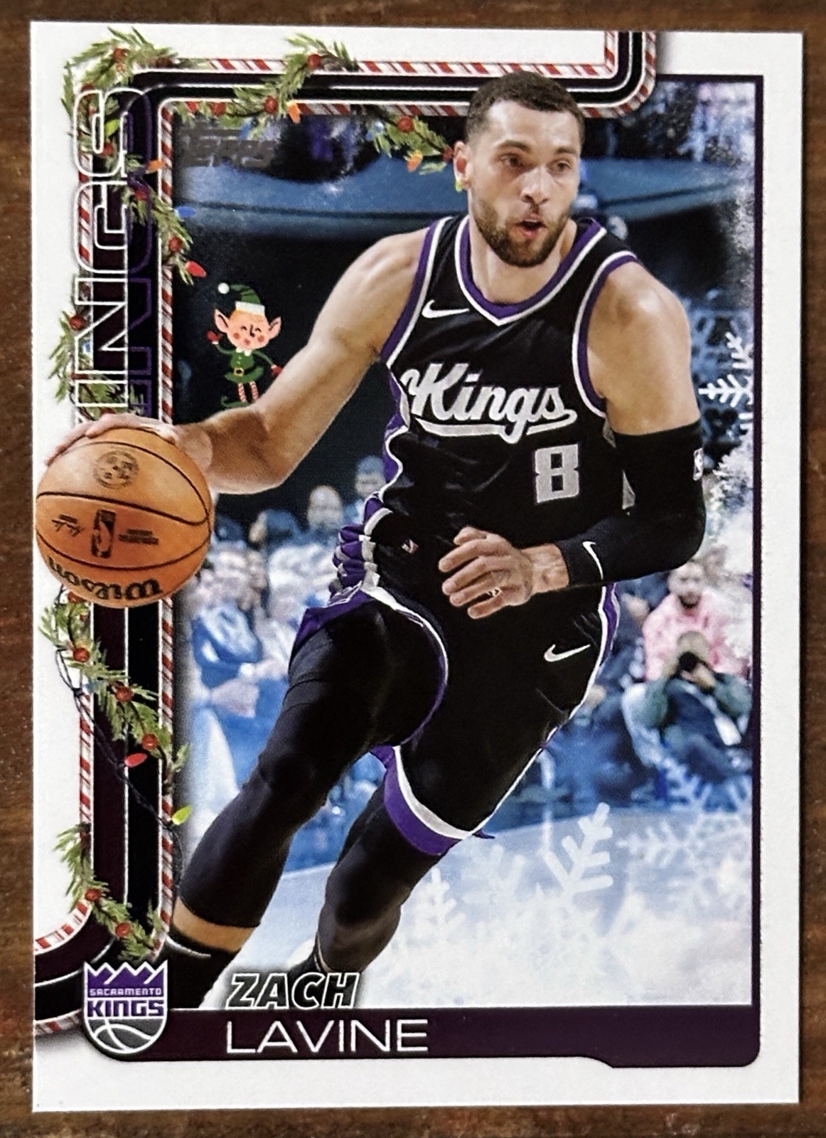 Zach LaVine 2025-26 Topps Holiday Hidden Elf SSP #HE-ZL Sacramento Kings