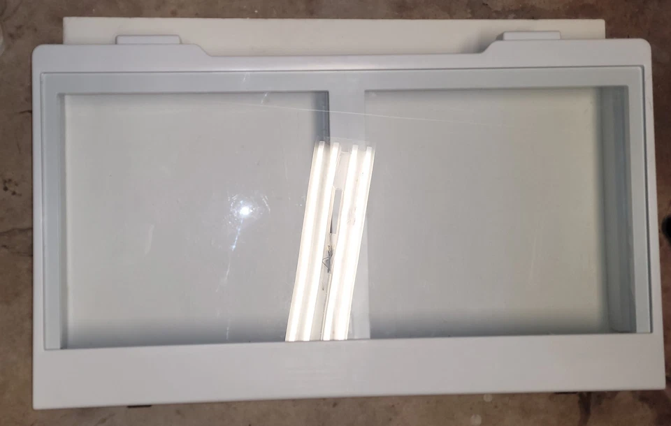 Conjunto de estante GE Art Frame (Vp Assembly) Veg Crisper WR32X10892, OEM17388696 Foto 2 de 4