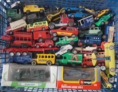 ORIGINAL VINTAGE DIECAST TOY JOB LOT CORGI JUNIORS & OTHERS CARS TRUCKS VANS etc