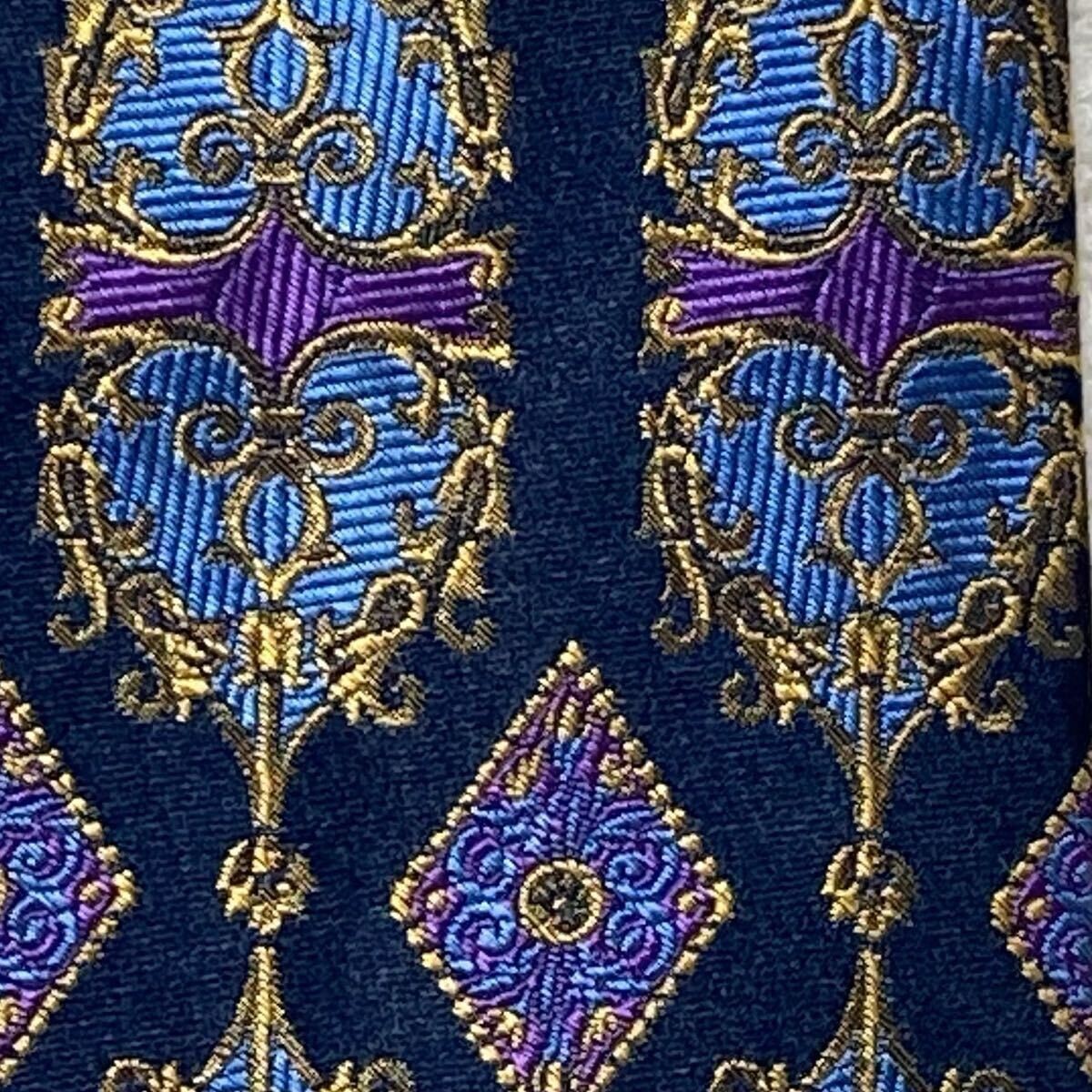 beautiful GIANNI VERSACE Tie Jewelry Decoration All over pattern 100 Silk Mad thumbnail 8