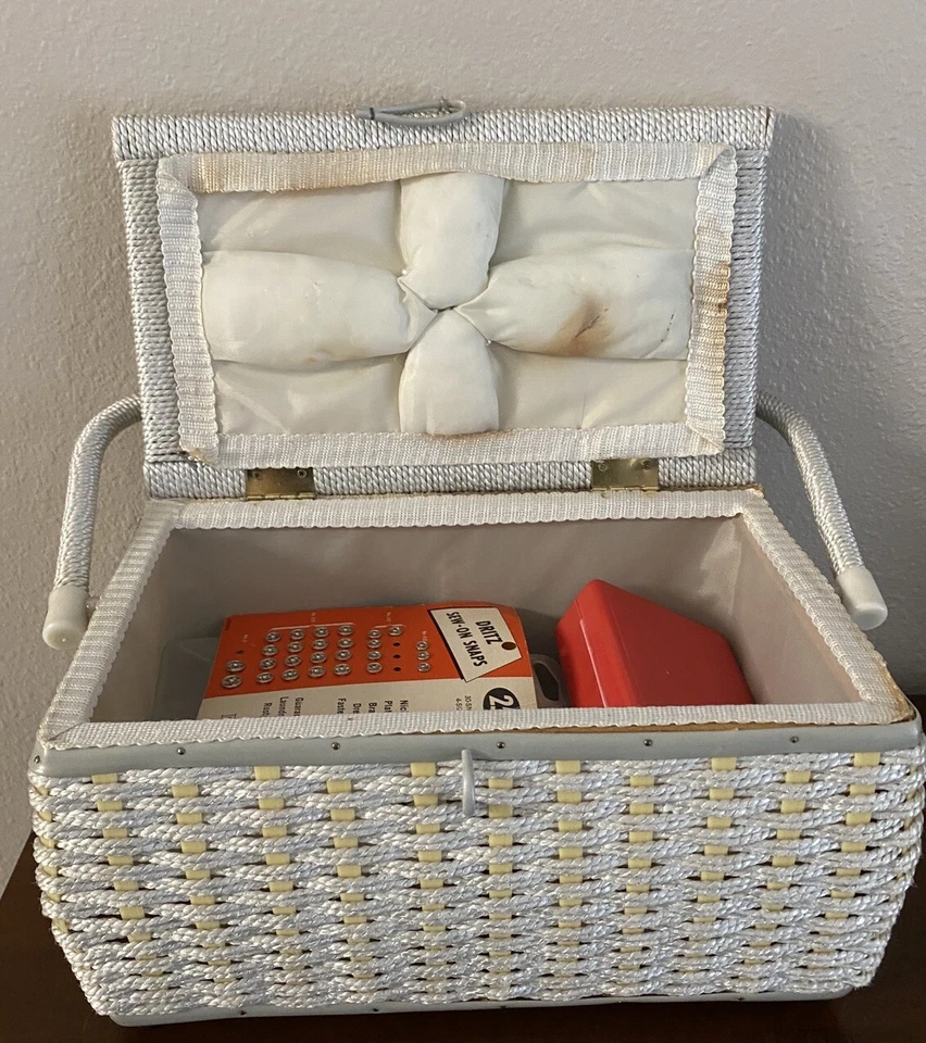 Sewing Lot Paisley Wicker Sewing Basket Large Pin Cushion Tray Feet Handle READ - Image 3 of 4