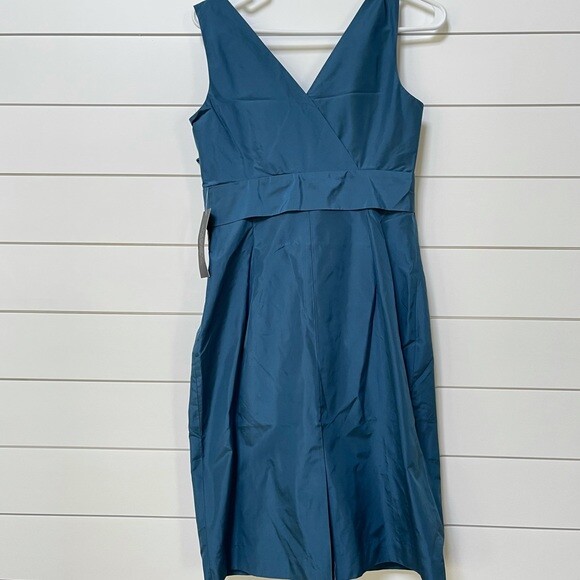 Robe Ann Taylor Soie 100% Neuve Avec étiquette - Taille 2P (petite), Couleur Non Précisée, Style élégant