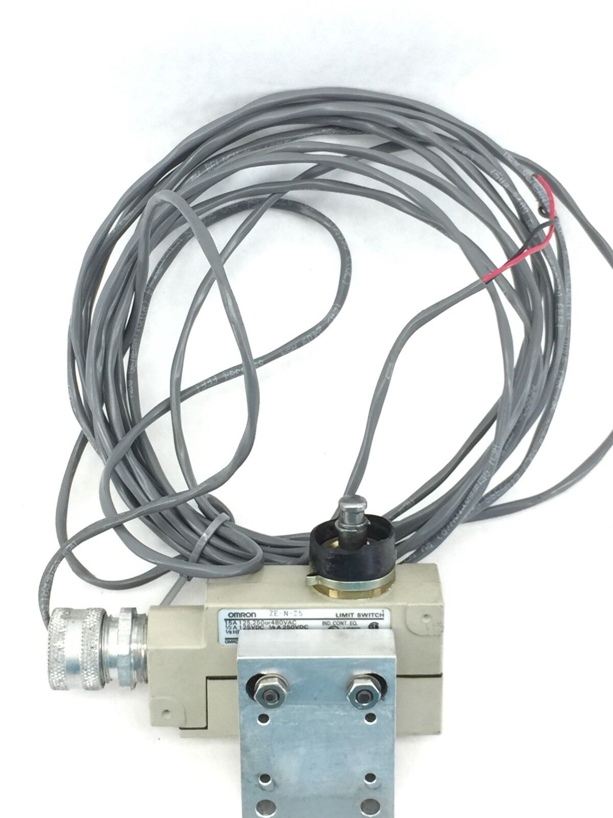 OMRON ZE-N-25 PUSH-BUTTON LIMIT SWITCH ASSY 15A 125, 250 OR 480 VAC (H286)