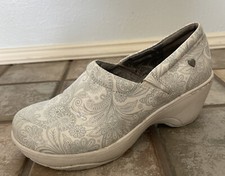 NURSE MATES Size 9 Bryar White Paisley Comfort PILLOW TOP Closed Back Clogs Shoe