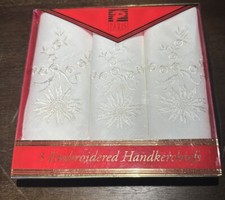 Vintage Paris Boxed Set 3 White Embroidered Handkerchiefs NOS Read