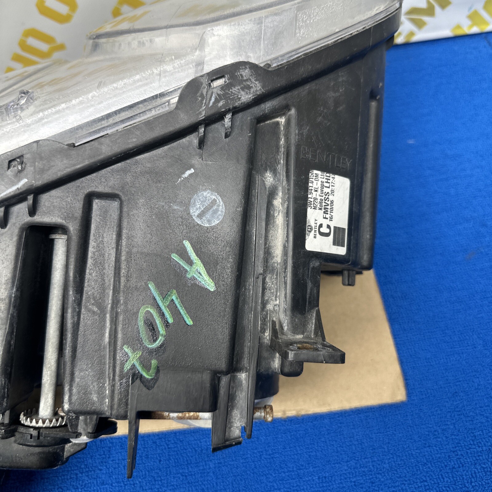 03-09 Bentley Continental GT GTC Flying Spur Left Side Headlight Water damage