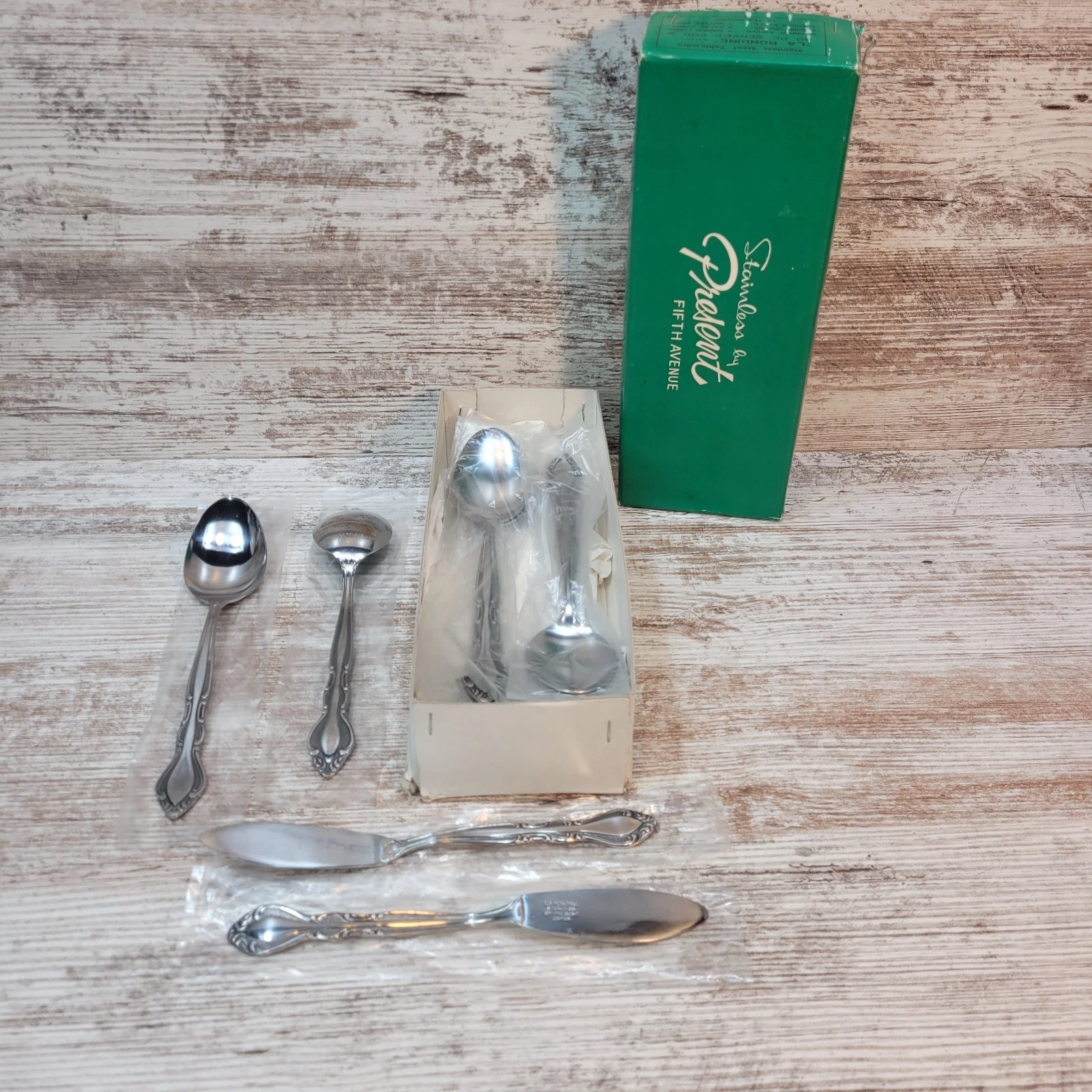 Present Larondine Fith Avenue Stainless Flatware 10 Tablespoons 2 Serving Knives