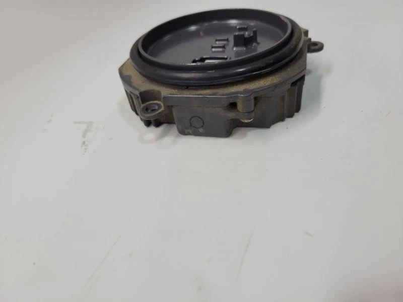 Módulo de luz de cabeza de xenón derecha Infiniti QX56 2004-2010 Foto 3 de 4