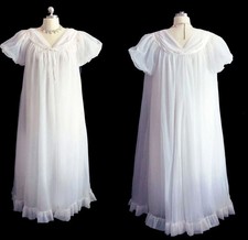 VINTAGE JENELLE OF CA BRIDAL WHITE NYLON PEIGNOIR NIGHTGOWN SET - RUFFLES SATIN