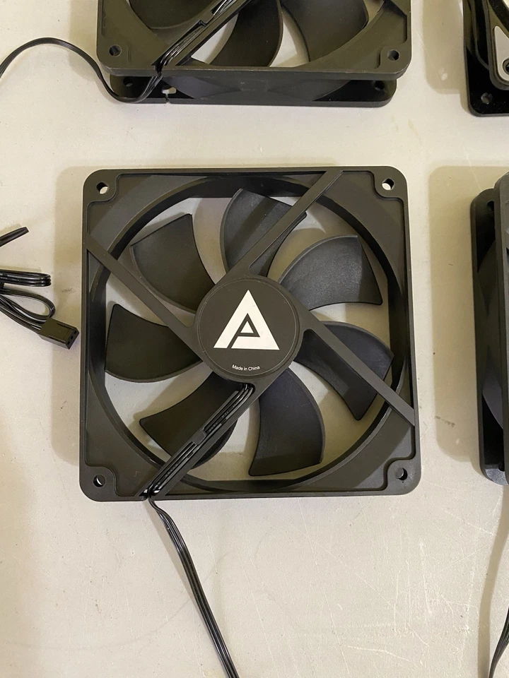 3 +1 Apevia CF1012S-BK Computer Case Fan Black 120mm 3 Pin 57 CFM Original Black - Image 2 of 4