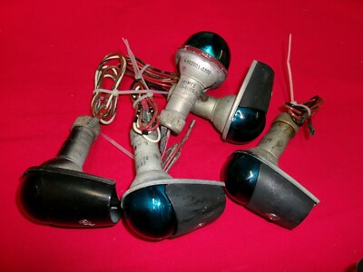 Grimes RH Position Nav green Light 12V working A7512-12 AN3042-2 sell 1 ea.
