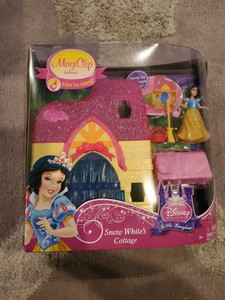 disney little kingdom snow white