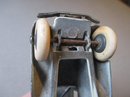 1933- TOOTSIETOY PRE-WAR AMBULANCE ANTIQUE TOY-NO.0809- EXC- 3.75" GRAHAM - Picture 12 of 13