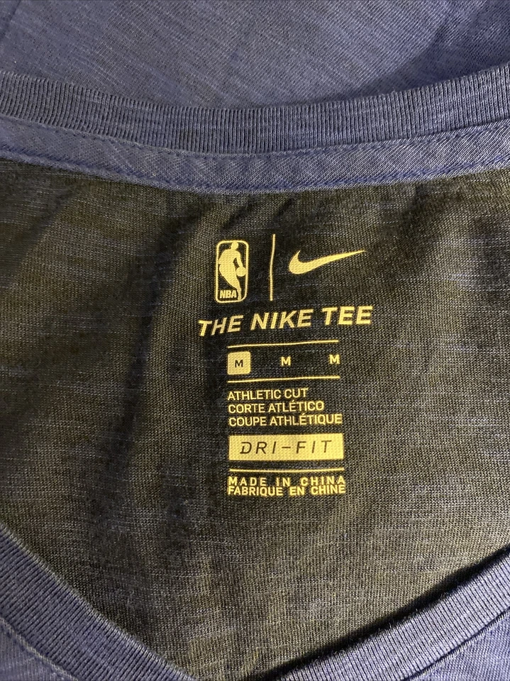 Nike "Detroit Pistons" Women's Medium Short Sleeve Graphic T-Shirt - EUC - Image 4 of 4