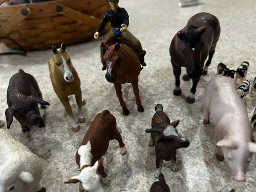 Bauernhoftiere Figuren Konvolut 41 Kühe Schafe Pferde, Schweine, ein Cowboy usw - Bild 4 von 6