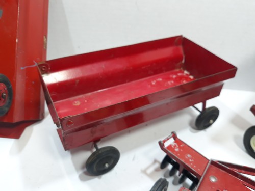 International Harvvester Tractor And Implaments parts or restoration. - Picture 7 of 24