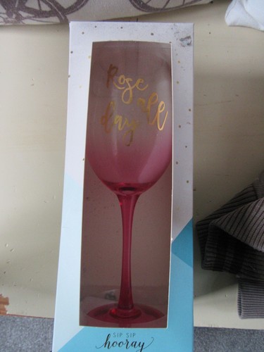 NOVELTY WINE GLASS
