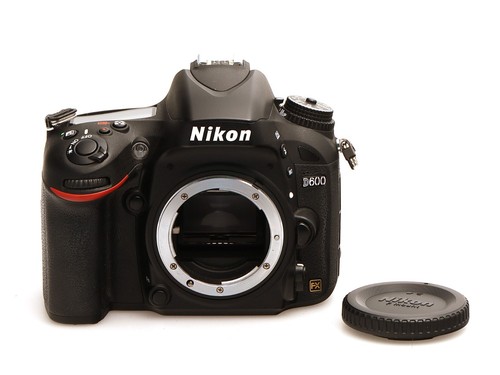Carcasa de cámara Nikon D600 DSLR / Body + mango multifunción MB-D14 - Imagen 6 de 8