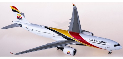 1:400 Phoenix A330-900neo Air Belgium/Kuwait/Delta N411DX/Starlux/Azul+Tractor - Picture 6 of 28