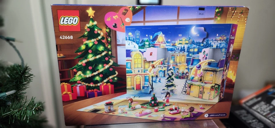 NEW LEGO Friends Christmas Advent Calendar 2025 #42668 237 PCS - Image 4 of 4