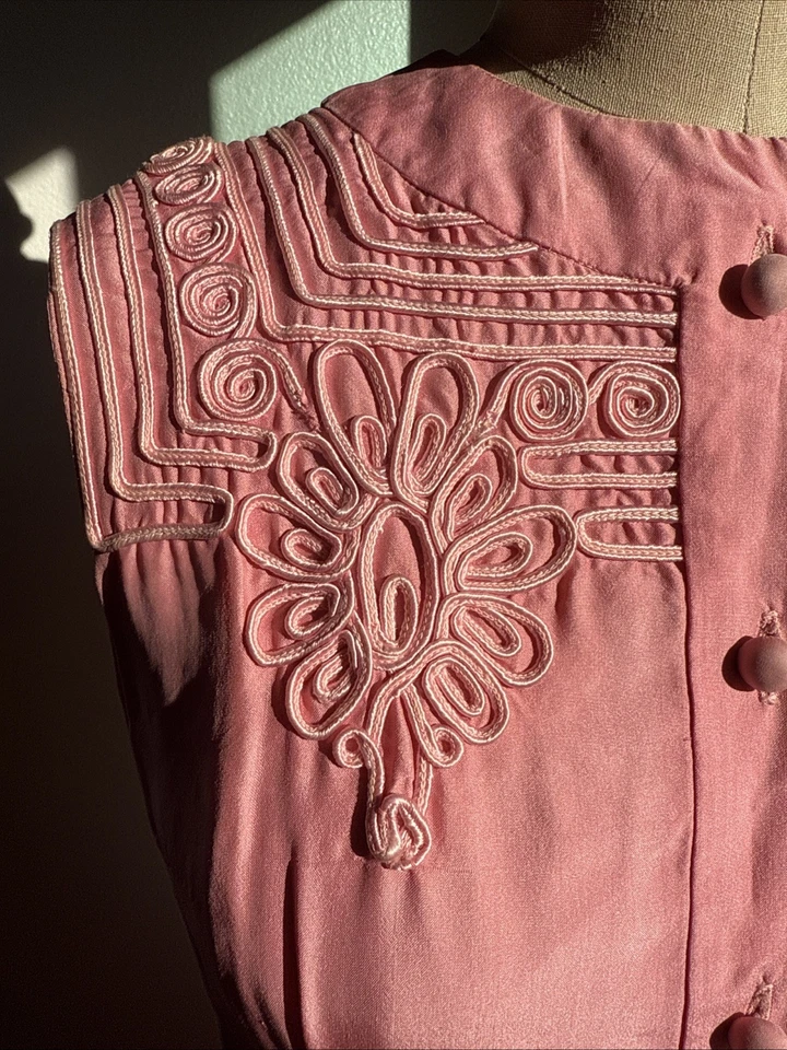 VTG 1960s Malcolm Starr Ltd Dress Pink Silk Rayon Soutache Embroidery Size 10 - Image 3 of 4