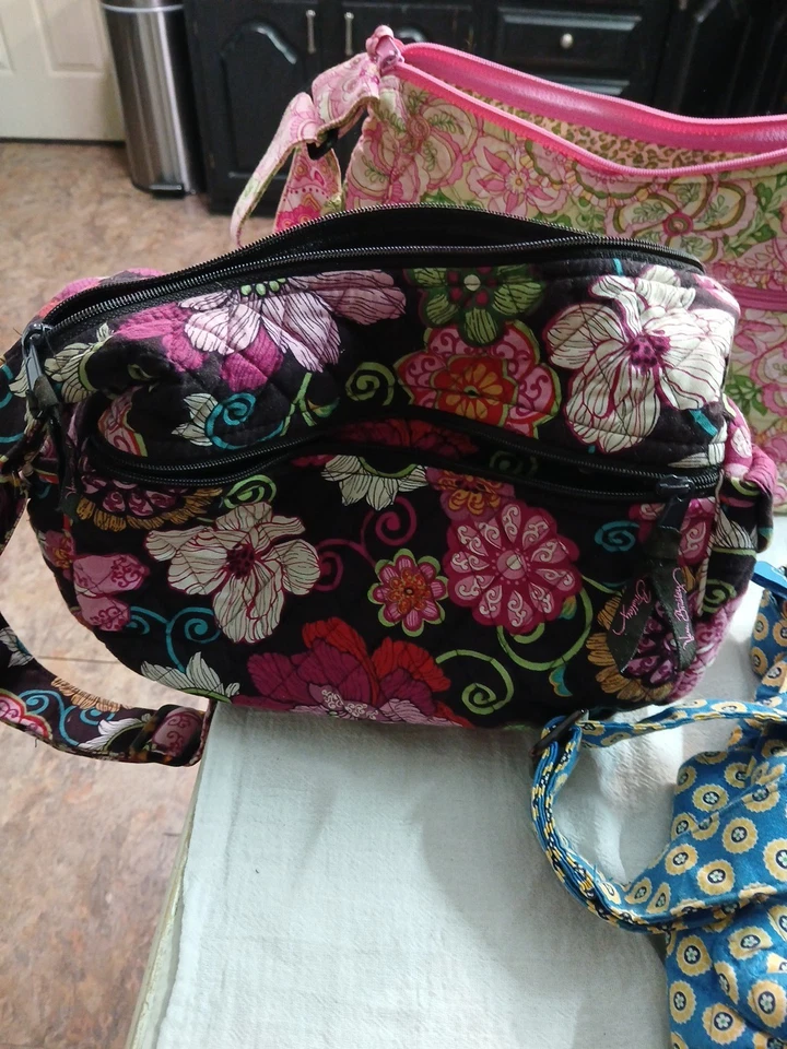 Lot Of 4 Vera Bradley Purses - Image 2 of 4