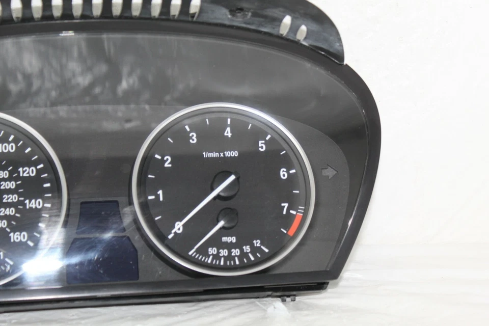 Cuadro de instrumentos velocímetro panel de instrumentos 08 09 2010 BMW 528i/535i 105.180 millas Foto 3 de 4