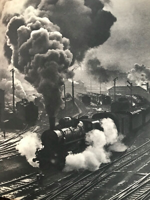 Bahnhof um 1935 vom ungarischen Fotografen Erno Vadas 1899-1962