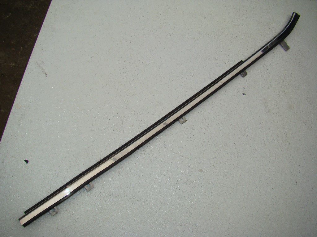 ROLLS ROYCE DOOR SEAL TRIM MOULDING LEFT REAR CHROME SILVER SPUR