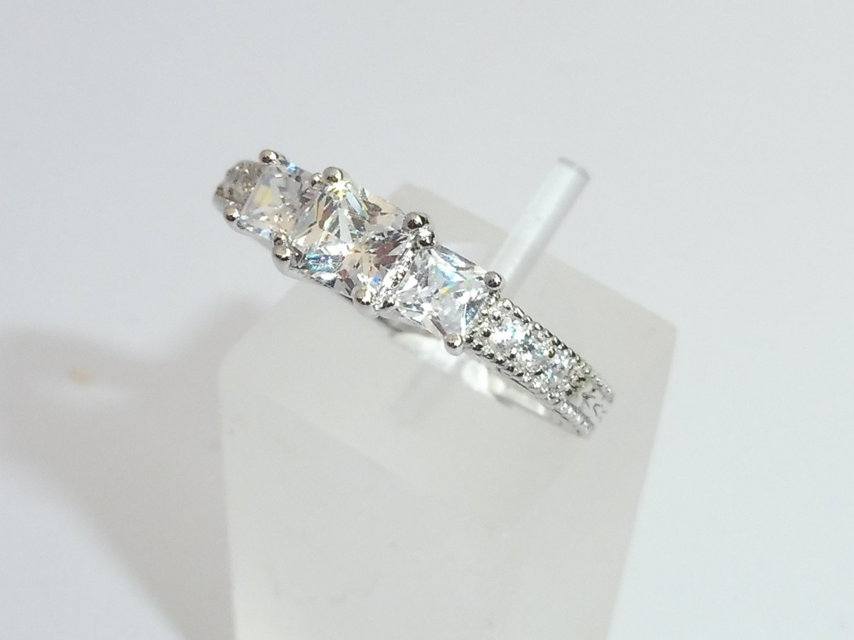 Bague Argent 925 Avec 3 Zircons Blancs - Taille 62 - Occasion Comme Neuve