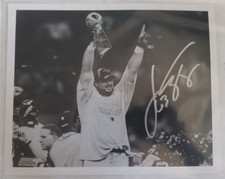 Joe Andruzzi signed New England Patriots 8x10 Photo