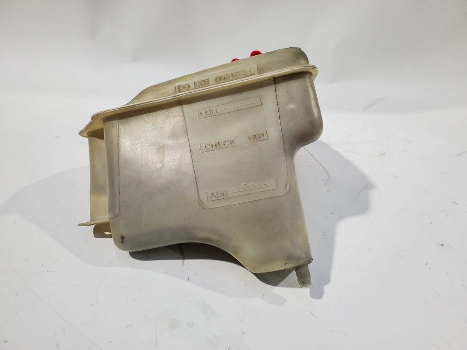 Cadillac Fleetwood 1986 OEM depósito de refrigerante tiene abolladura menor 20348674 Foto 4 de 4