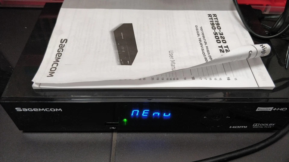 SAGEMCOM RT195-500 T2 HD FREEVIEW 500GB HD Tuner TV RECORDER WITH REMOTE N2 - Image 2 of 4