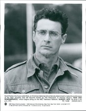 1988 David Dukes Celebrity War Remembrance Holocaust Abc 7X9 Vintage Press Photo