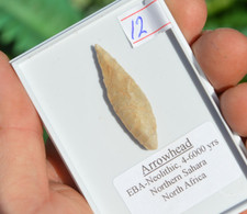 HIGH GRADE PREHISTORIC/ NEOLITHIC FLINT ARROW HEAD, STONE AGE TOOL SAHARAN #12