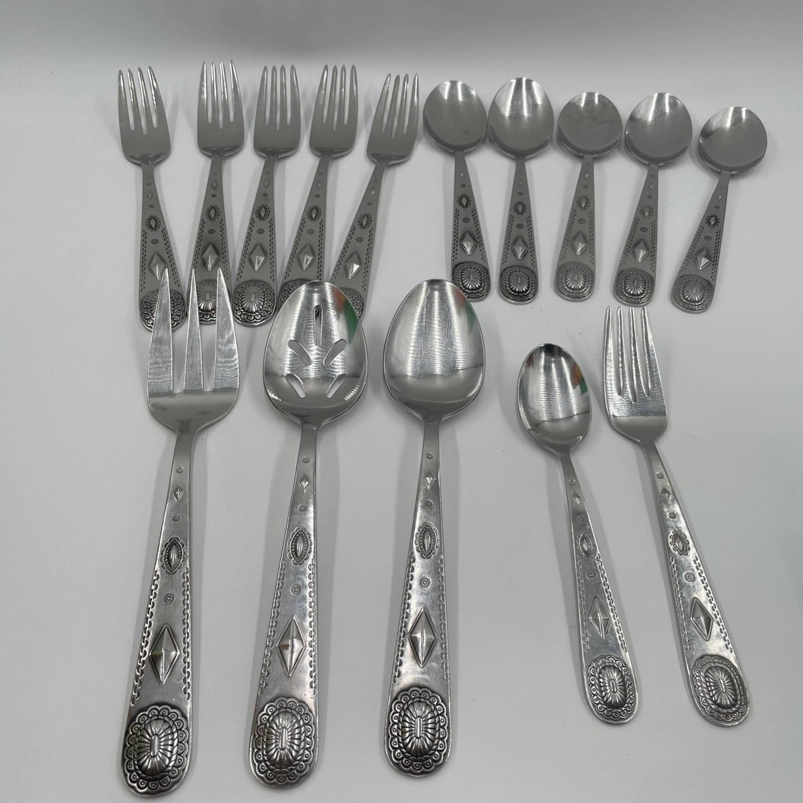 1847 Rogers Bros TAOS 18/8 Stainless Flatware 15 Assorted Pieces Southwestern
