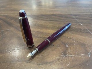 Montblanc Meisterstück 144 Fountain Pen In Burgundy